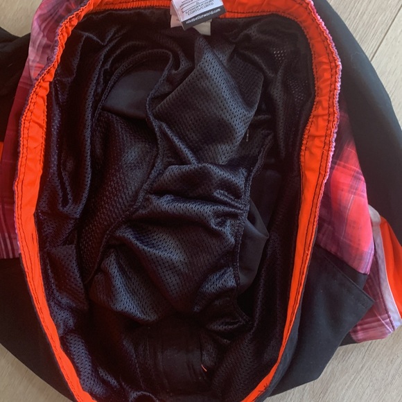 Nike- men’s size large swim trunks Black orange and plaid like new condi… - Picture 6 of 11